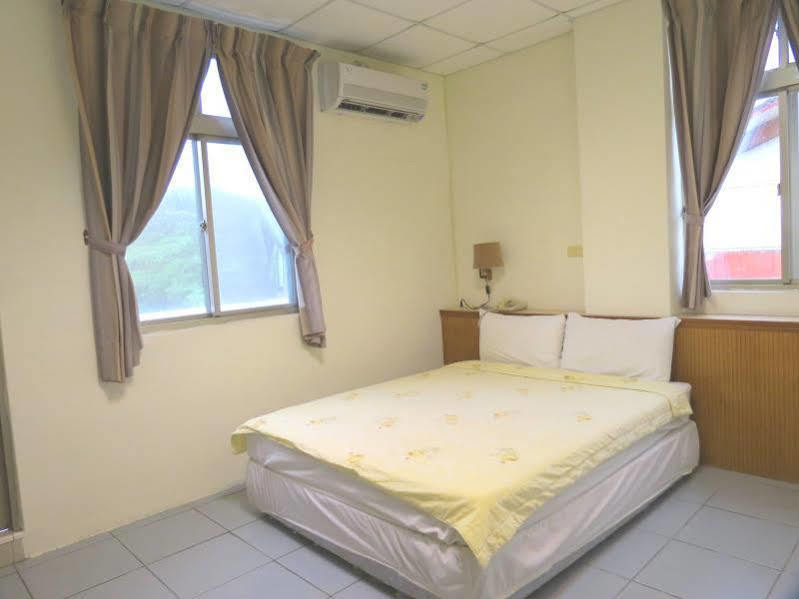 Star-Moon B&B Green Island Экстерьер фото